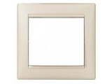 Valena Classic цвет жемчужина розетки и выключатели Legrand
